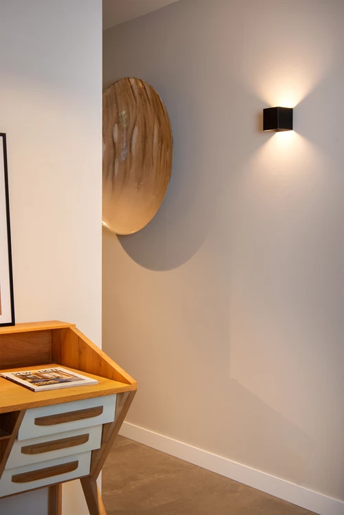 Lucide VERTIGO - Applique murale Rechargeable Intérieur/Extérieur - Batterie/Piles - LED Dim. - 1x6W 2700K - IP54 - Détecteur De Mouvement - Magnétique - Noir - ambiance 2